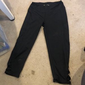 black capri leggings